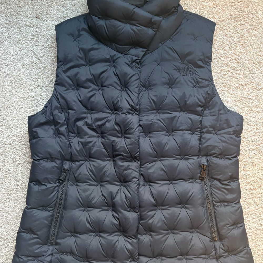 The North Face Puffer Vest 550 Black Womens size Medium EUC